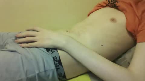 skinnycuteb0y online show from September 12, 2025, 9:04 pm