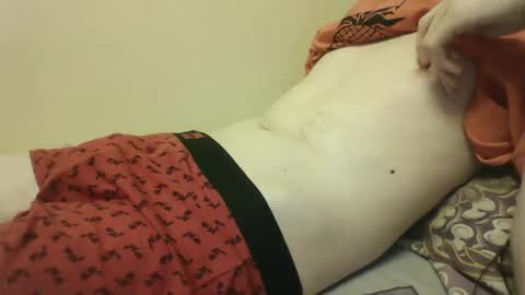 skinnycuteb0y online show from September 19, 2025, 9:04 pm