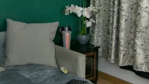 Snapshot of skinnynatty chatting on June 24, 2026, 3:49 am Natty online show from June 24, 2026, 3:49 am