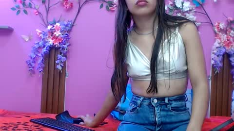 sofia online show from September 18, 2025, 1:57 pm