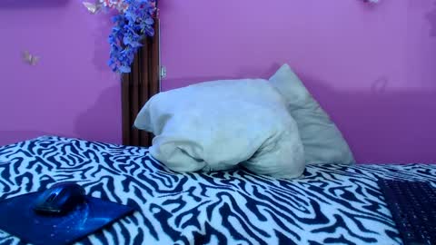 Snapshot of skinnysofia18 chatting on May 21, 2026, 2:35 pm sofia online show from May 21, 2026, 2:35 pm