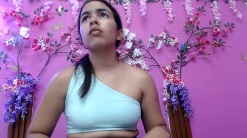 Snapshot of skinnysofia18 chatting on June 7, 2026, 1:59 pm sofia online show from June 7, 2026, 1:59 pm