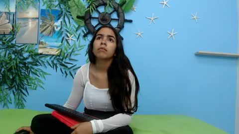 Snapshot of skinnysofia18 chatting on July 5, 2026, 1:51 pm sofia online show from July 5, 2026, 1:51 pm