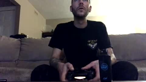 Snapshot of skinnytallz chatting on February 4, 2025, 10:45 pm Meatnbones online show from February 4, 2025, 10:45 pm