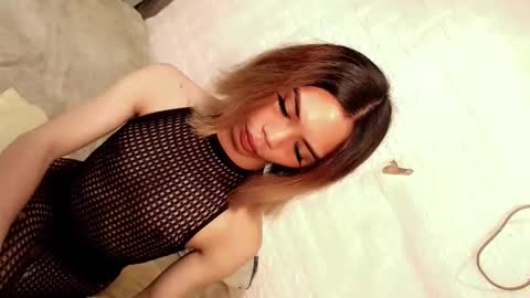 skinnytrans69 online show from April 11, 2026, 5:17 pm