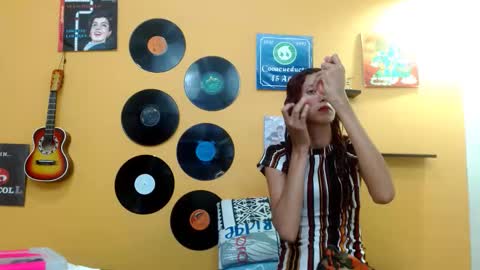 Snapshot of skinnyverus18 chatting on September 21, 2025, 6:53 pm VERUS online show from September 21, 2025, 6:53 pm