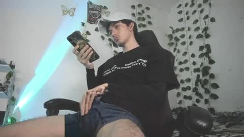 skiny_dann online show from April 7, 2026, 4:35 am