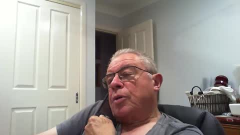 Snapshot of skipper1970 chatting on March 11, 2026, 8:42 am Skipper1970 online show from March 11, 2026, 8:42 am