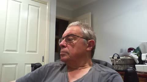 Snapshot of skipper1970 chatting on April 1, 2026, 9:10 am Skipper1970 online show from April 1, 2026, 9:10 am