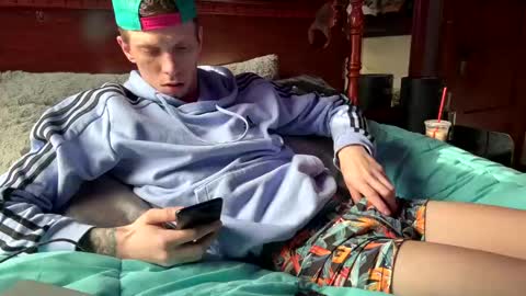 Snapshot of skittles933 chatting on February 25, 2025, 2:11 pm Skittles online show from February 25, 2025, 2:11 pm