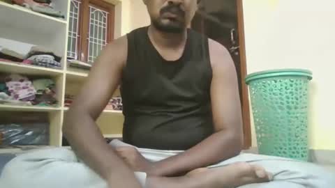 Snapshot of sklavepappu143 chatting on October 18, 2025, 8:59 am Indianslut1431 online show from October 18, 2025, 8:59 am