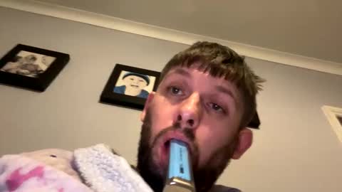 Snapshot of skuzzy25 chatting on February 8, 2025, 11:24 pm skuzzy25 online show from February 8, 2025, 11:24 pm