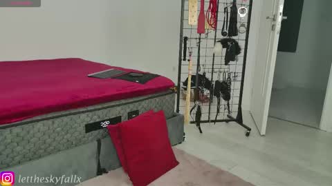 Eliza online show from October 10, 2025, 10:09 pm