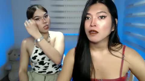 Snapshot of sky_fox_sweetxx chatting on February 3, 2025, 4:35 am online show from February 3, 2025, 4:35 am