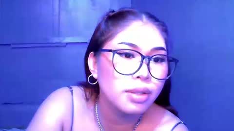 Snapshot of sky_fox_sweetxx chatting on October 1, 2025, 10:32 am online show from October 1, 2025, 10:32 am