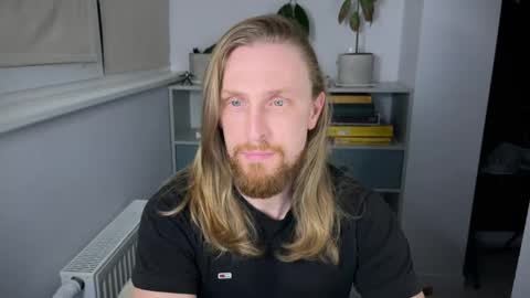 sky_guy25 online show from November 15, 2025, 9:11 pm