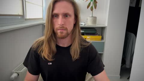 sky_guy25 online show from November 29, 2025, 10:29 am