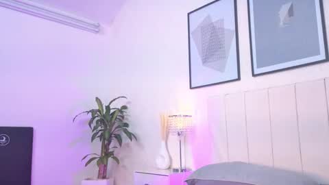 sky_johnson_ online show from February 21, 2026, 7:04 pm