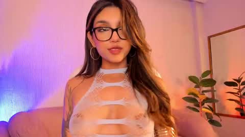 Snapshot of sky_rosee chatting on December 4, 2024, 8:40 pm Sky online show from December 4, 2024, 8:40 pm