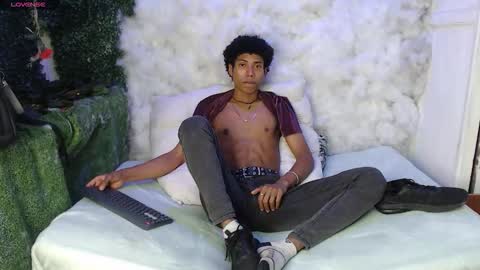 sky_walkerss online show from March 2, 2026, 3:41 am