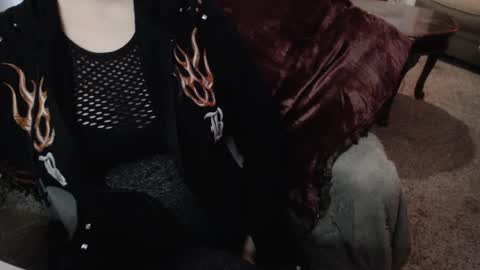 SKYLE   online show from September 13, 2025, 5:57 pm