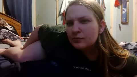 Snapshot of skyeblue333 chatting on October 19, 2025, 11:27 pm Skye Blue online show from October 19, 2025, 11:27 pm