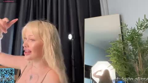 Skye online show from July 31, 2026, 3:00 pm