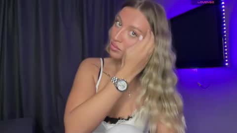 Snapshot of skyffi chatting on October 4, 2025, 8:40 pm GARRY AND SOPHIA online show from October 4, 2025, 8:40 pm