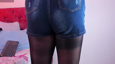 Snapshot of skyhotgirl chatting on February 1, 2025, 9:19 pm Sky online show from February 1, 2025, 9:19 pm