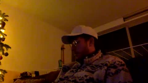 Snapshot of skyisthelimit1995 chatting on December 18, 2025, 4:57 pm skyisthelimit1995 online show from December 18, 2025, 4:57 pm