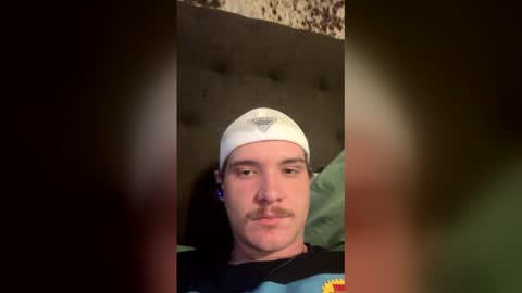 skyler2040388184 online show from April 14, 2026, 9:10 pm