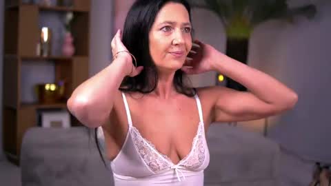 Skyler online show from April 14, 2026, 3:45 am