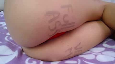 Snapshot of skynny_horney chatting on December 17, 2024, 11:06 am Skynny online show from December 17, 2024, 11:06 am