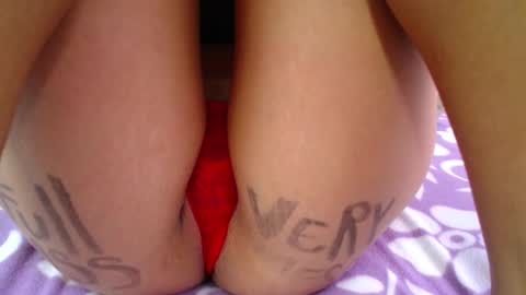 Snapshot of skynny_horney chatting on December 20, 2024, 10:49 am Skynny online show from December 20, 2024, 10:49 am