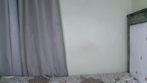 Snapshot of skyqueen0 chatting on October 23, 2025, 7:01 pm skyqueen0 online show from October 23, 2025, 7:01 pm