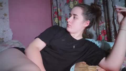 Snapshot of skyressie333 chatting on December 1, 2024, 5:24 pm skyressie333 online show from December 1, 2024, 5:24 pm