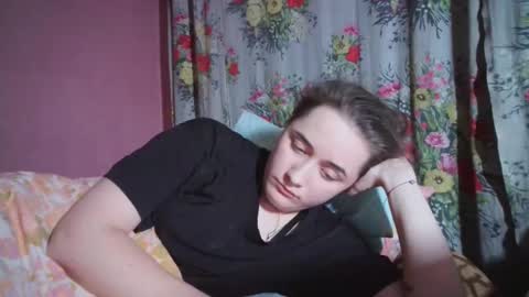 Snapshot of skyressie333 chatting on December 3, 2024, 7:00 pm skyressie333 online show from December 3, 2024, 7:00 pm