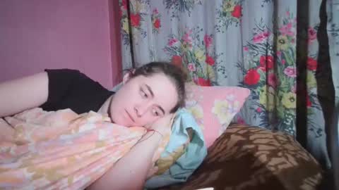 Snapshot of skyressie333 chatting on December 11, 2024, 7:14 pm skyressie333 online show from December 11, 2024, 7:14 pm