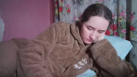 Snapshot of skyressie333 chatting on December 12, 2024, 2:11 pm skyressie333 online show from December 12, 2024, 2:11 pm