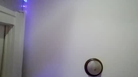 skysnicker online show from November 19, 2025, 6:46 am