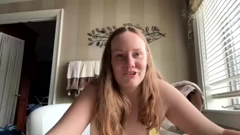 Snapshot of skywinters chatting on January 6, 2025, 3:29 pm Sky Winters online show from January 6, 2025, 3:29 pm