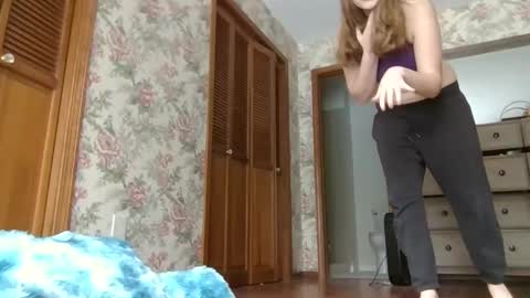 Snapshot of skywinters chatting on February 1, 2025, 4:44 pm Sky Winters online show from February 1, 2025, 4:44 pm