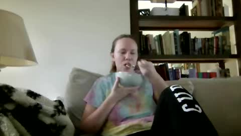 Snapshot of skywinters chatting on November 9, 2025, 4:38 pm Sky Winters online show from November 9, 2025, 4:38 pm