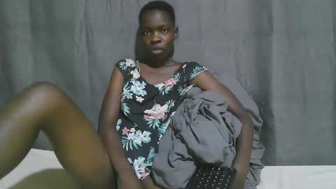 slender_queen online show from January 18, 2026, 7:39 pm