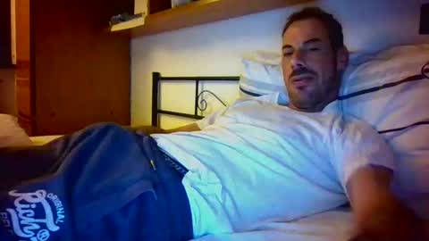 Snapshot of slevin1983 chatting on May 24, 2026, 3:00 am slevin online show from May 24, 2026, 3:00 am