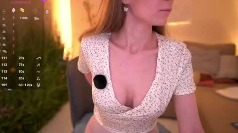 Snapshot of slickmewet chatting on May 31, 2026, 7:48 pm Elise 165cm 50kg online show from May 31, 2026, 7:48 pm