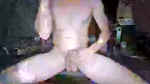 slideitin96 online show from October 29, 2025, 2:25 am