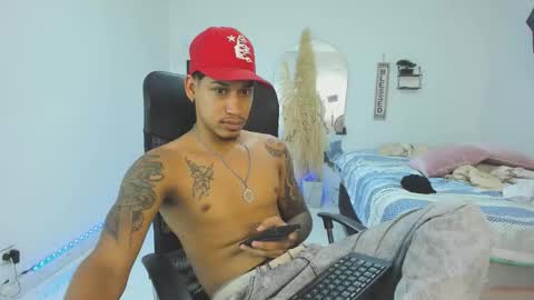slim_master12 online show from February 19, 2026, 10:28 pm