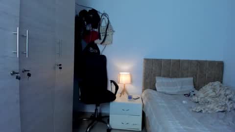 slim_master12 online show from April 1, 2026, 11:13 pm