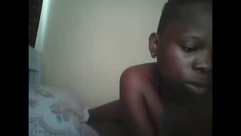 Snapshot of slim_petite_ebony chatting on December 14, 2024, 1:05 pm slim_petite_ebony online show from December 14, 2024, 1:05 pm